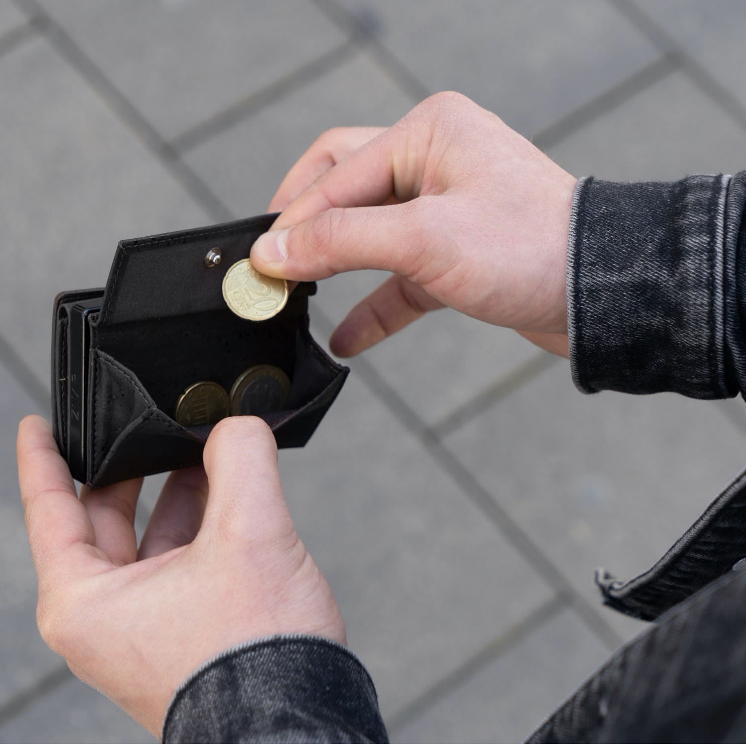 Slimpuro Coin Pocket s ochrannou kartou RFID pre ZNAP Slim Wallets 8 a 12, spínací gombík – Obrázok 3