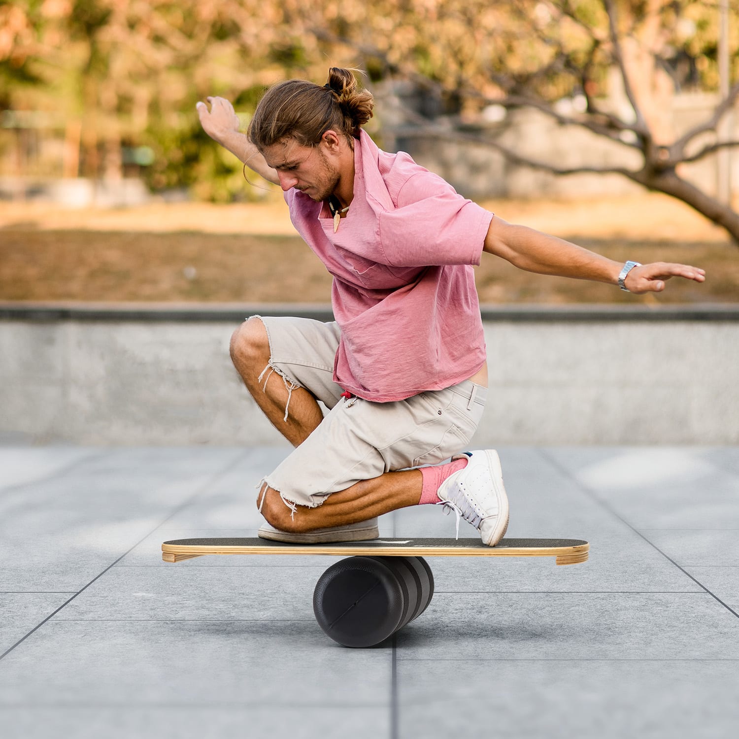 BoarderKING Outdoor, valec k balančnej doske, 16 × 16 × 45, 3 protišmykové pásiky, 180°, plast – Obrázok 3